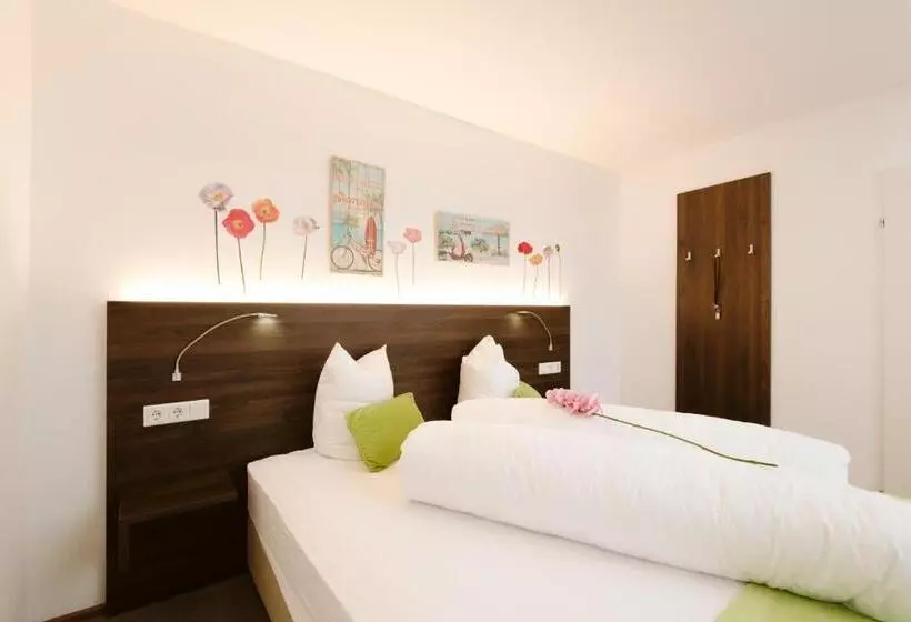 モーテル Velden24   Create Your Own Stay