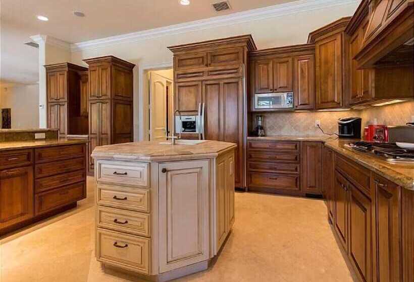 Salty Bungalow Marietta