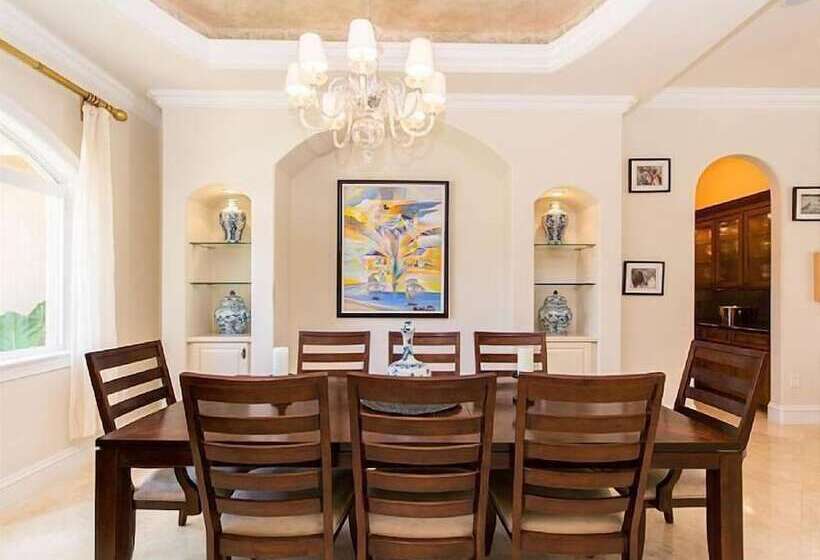 Salty Bungalow Marietta