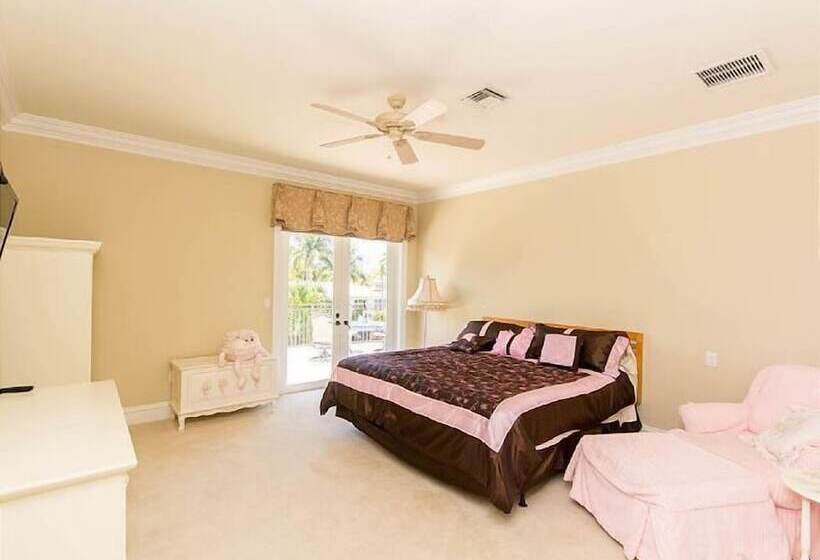 Salty Bungalow Marietta