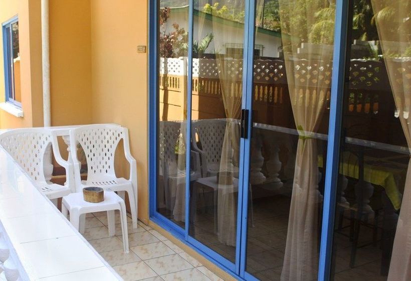 Vicky's Holiday Apartments