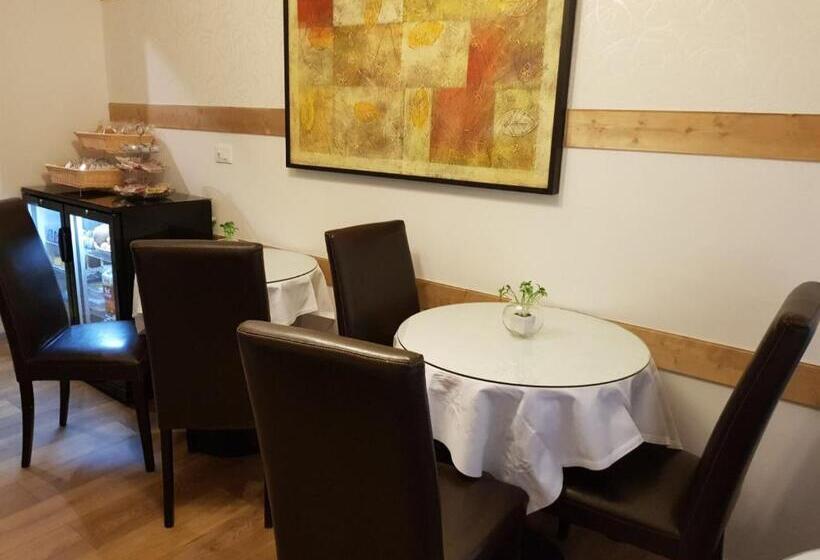 تختخواب و صبحانه 3jolie