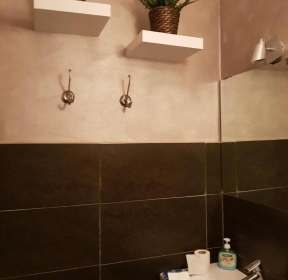 تختخواب و صبحانه 3jolie