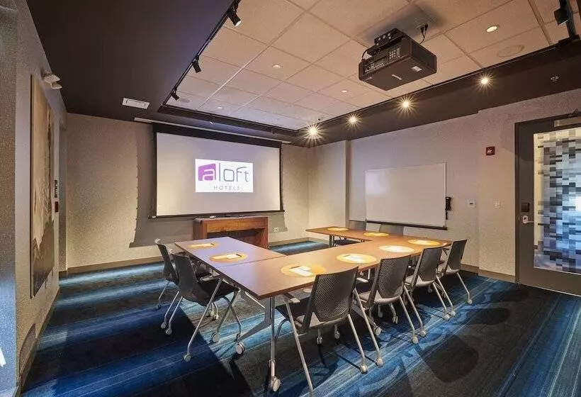 Hotelli Aloft Cleveland Airport