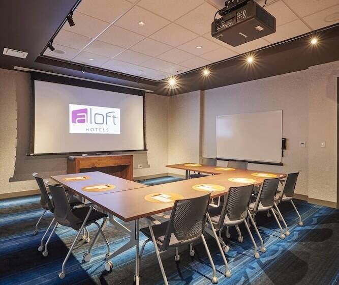 فندق Aloft Cleveland Airport
