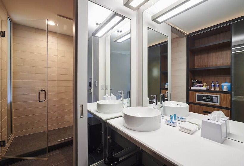 فندق Aloft Cleveland Airport