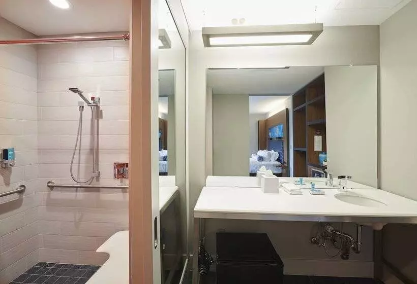 Hotelli Aloft Cleveland Airport