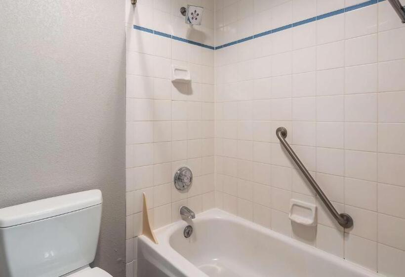 בית מלון כפרי Baymont By Wyndham Moses Lake