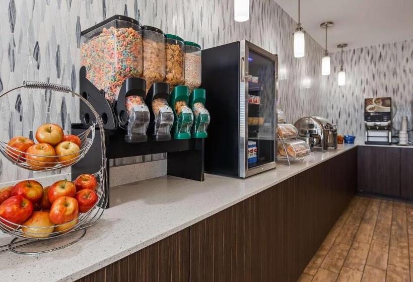 בית מלון כפרי Baymont By Wyndham Moses Lake