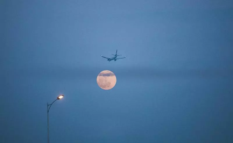 Hotelli Hualuxe Xiamen Haicang Habour View   An Ihg