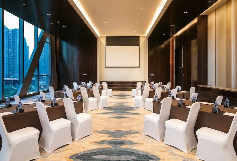 فندق Hualuxe Xiamen Haicang Habour View An Ihg