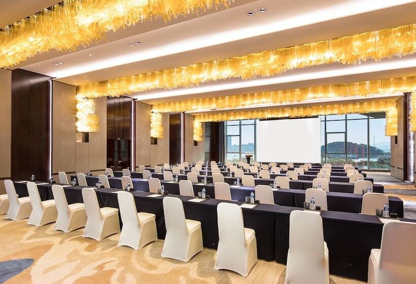 فندق Hualuxe Xiamen Haicang Habour View An Ihg