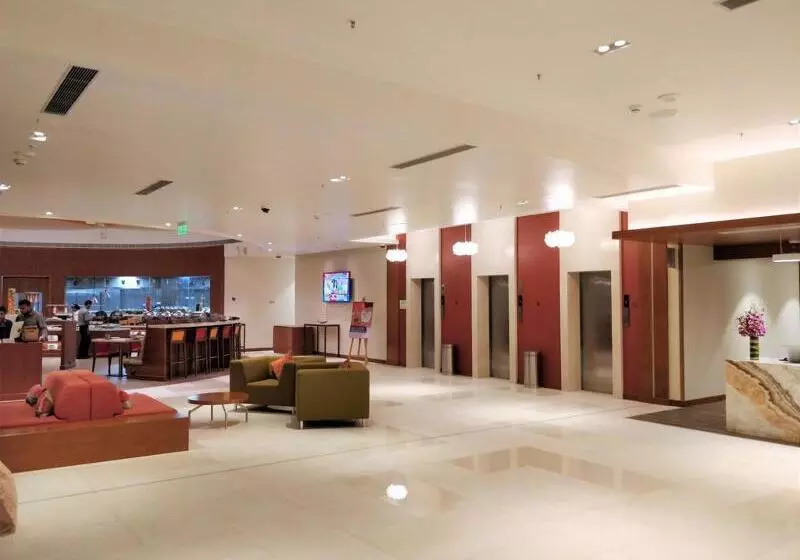 ホテル Hyatt Place Hyderabad Banjara Hills