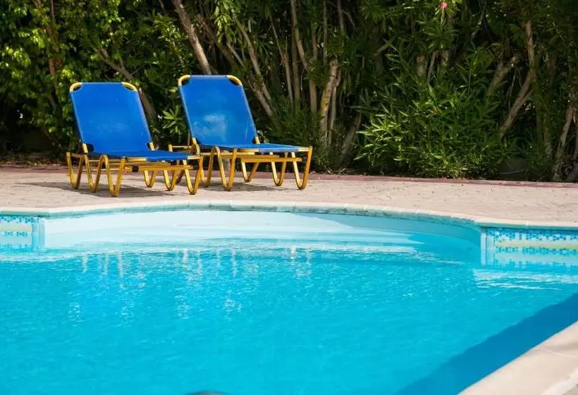 Hotelli Irena Studios & Apartments