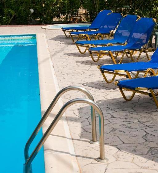 호텔 Irena Studios & Apartments