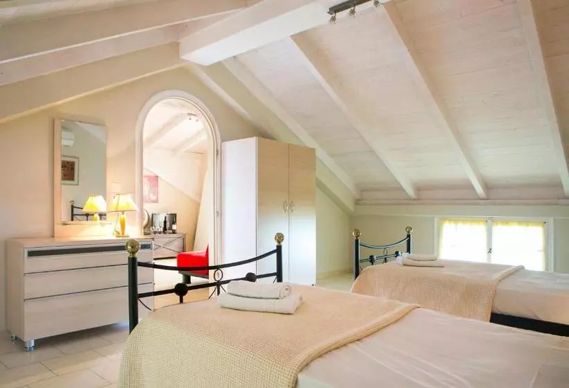 Hotelli Irena Studios & Apartments