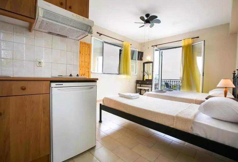 Hotelli Irena Studios & Apartments