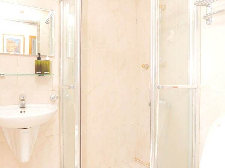 هتل Jimmy S Apartments