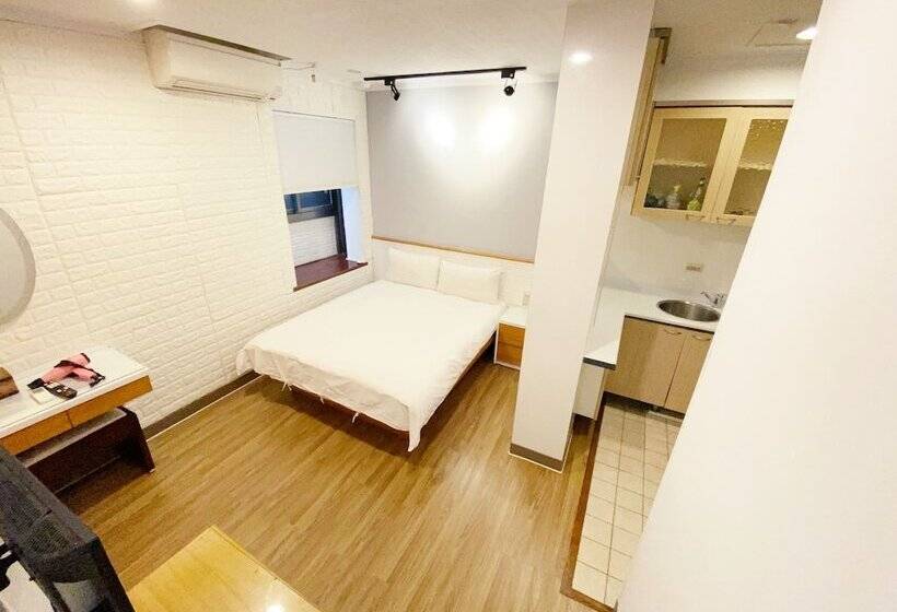 هتل Jimmy S Apartments