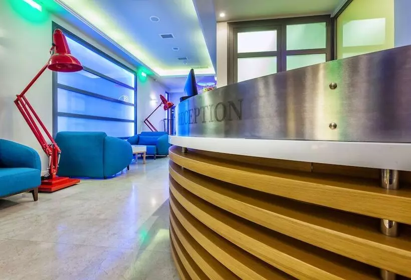 Hotelli Porto Marine