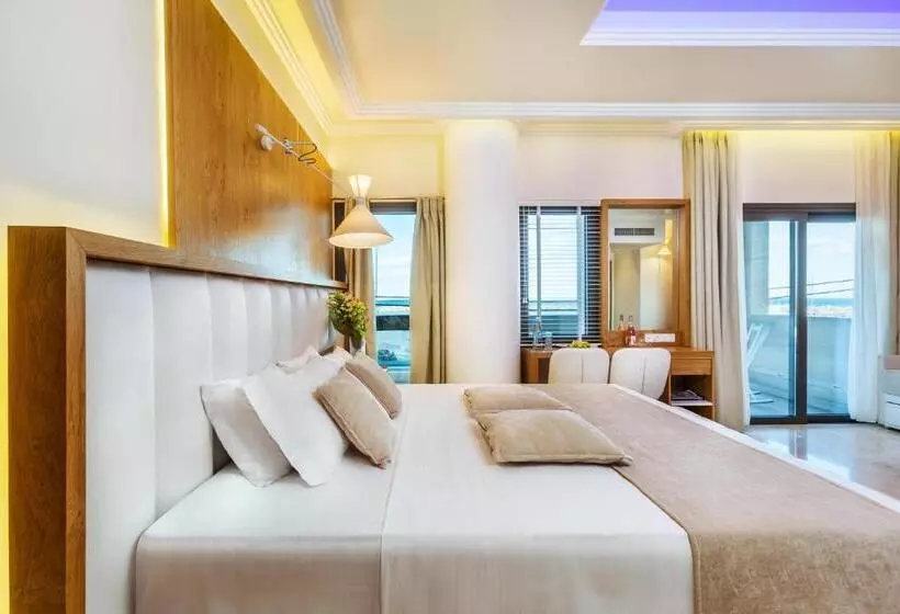 Hotelli Porto Marine