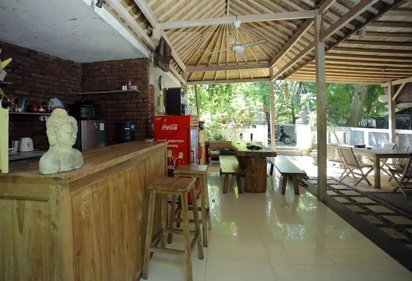 ホテル Reddoorz @ Kerobokan Canggu 2