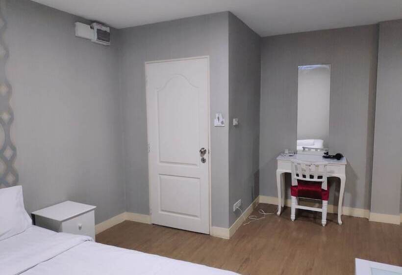 هتل Tim Place   Bts Phra Khanong