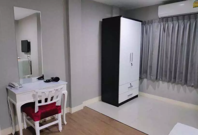 هتل Tim Place   Bts Phra Khanong