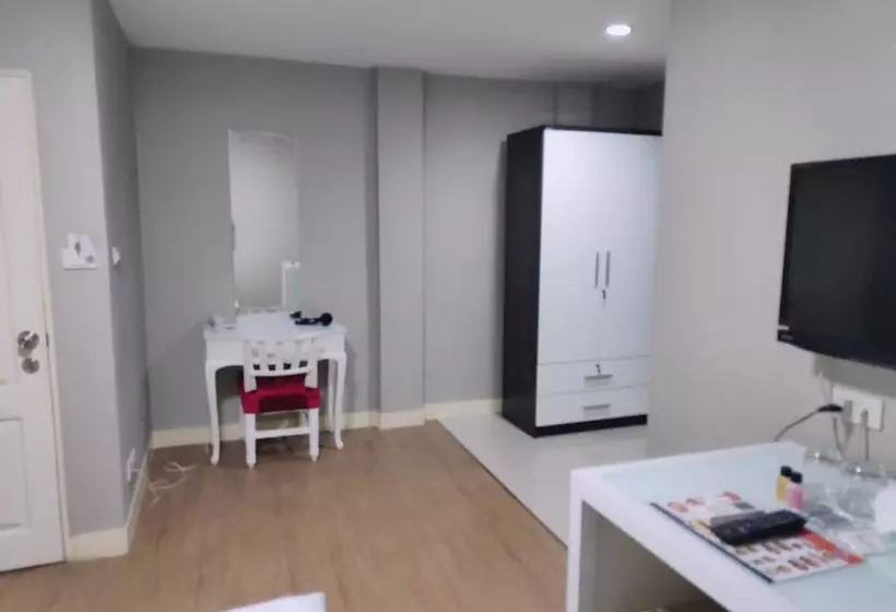 هتل Tim Place   Bts Phra Khanong