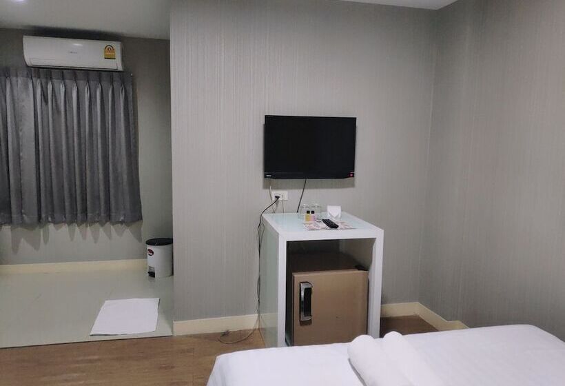 هتل Tim Place   Bts Phra Khanong