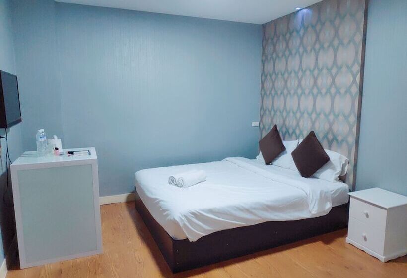 هتل Tim Place   Bts Phra Khanong