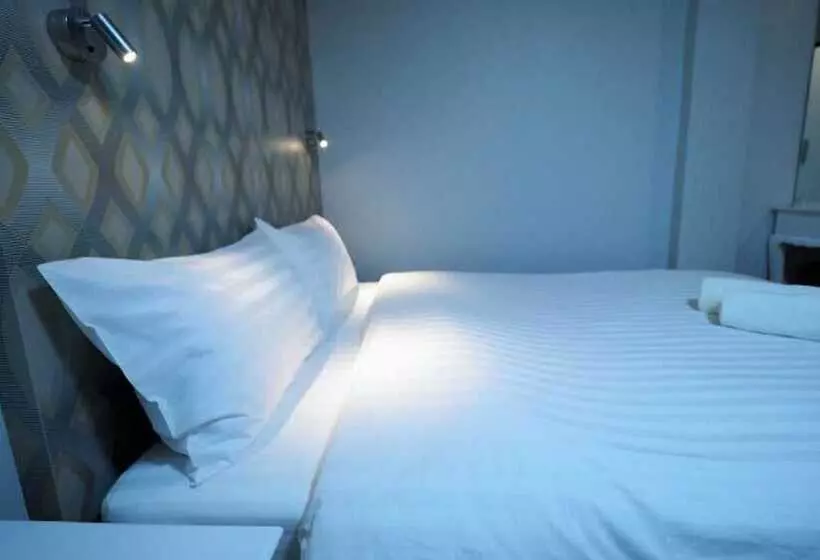 هتل Tim Place   Bts Phra Khanong