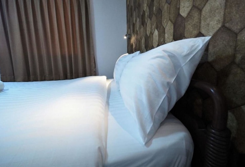 هتل Tim Place   Bts Phra Khanong