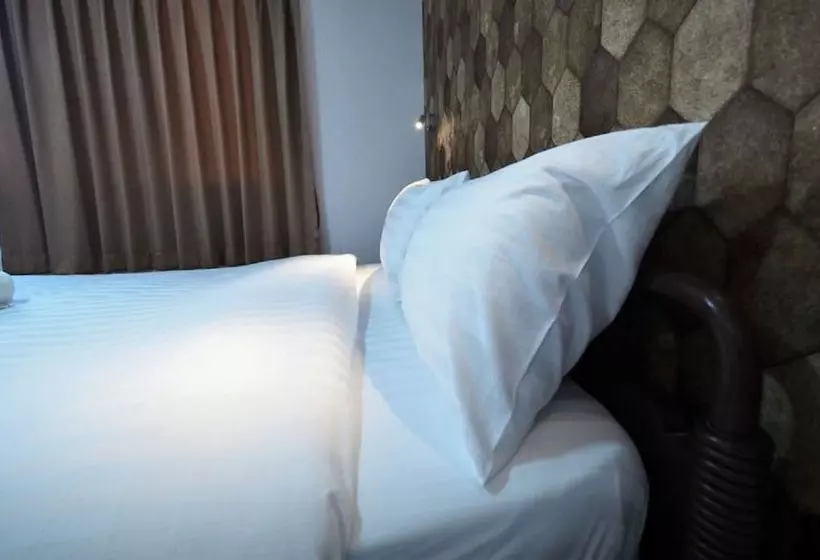 هتل Tim Place   Bts Phra Khanong