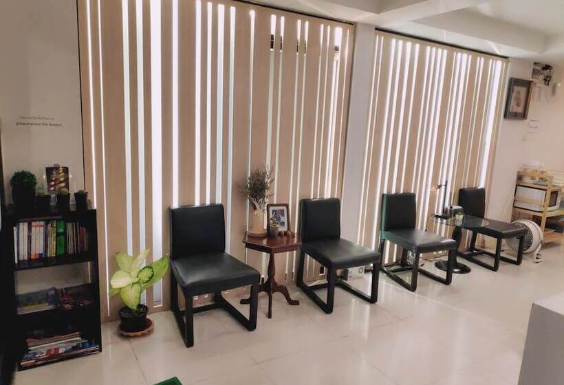 هتل Tim Place   Bts Phra Khanong