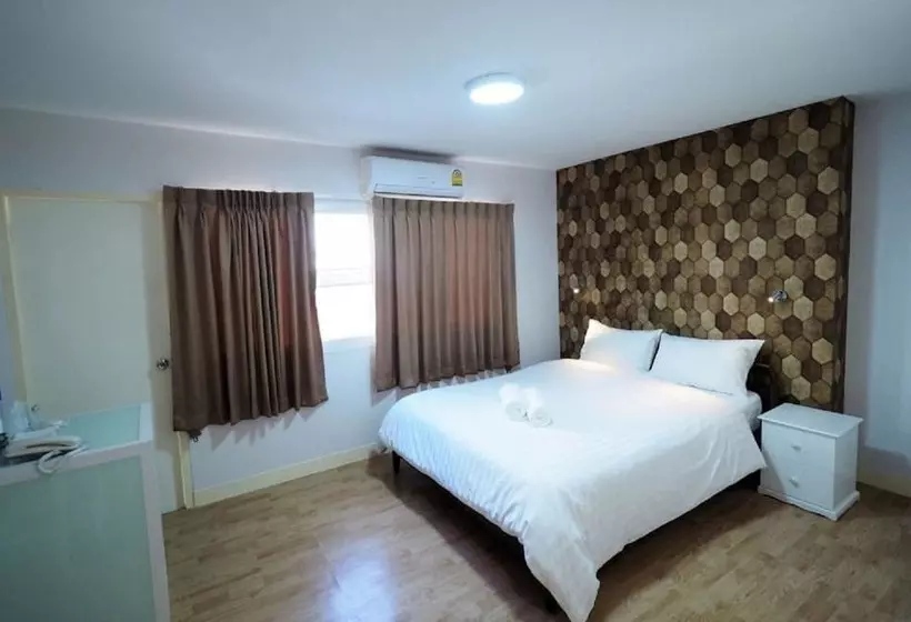 هتل Tim Place   Bts Phra Khanong