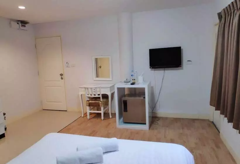 هتل Tim Place   Bts Phra Khanong