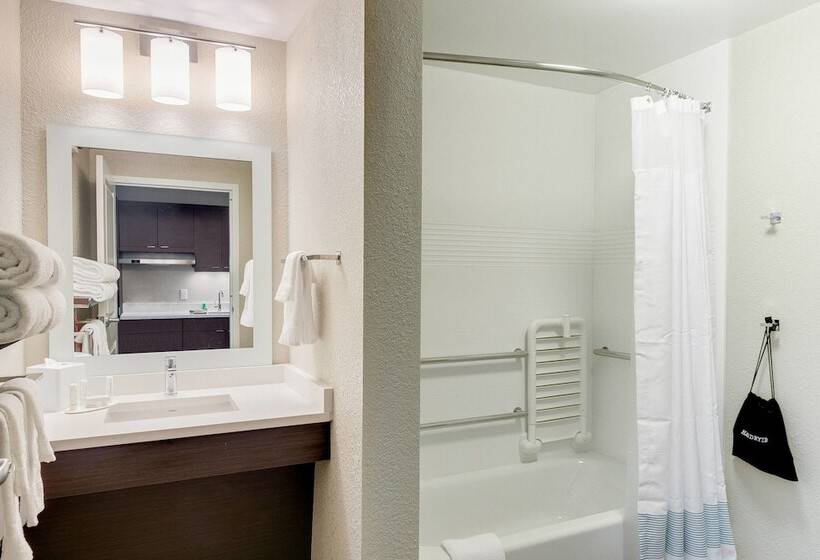 فندق Towneplace Suites By Marriott Kansas City Liberty