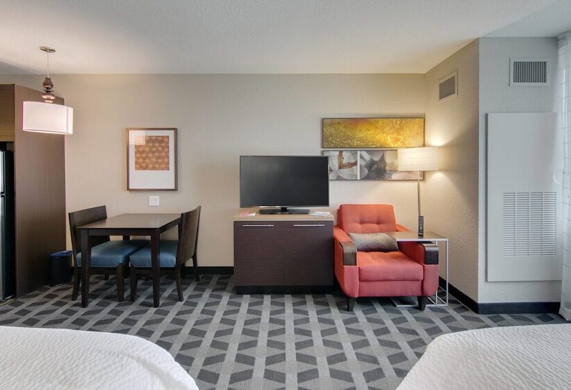 فندق Towneplace Suites By Marriott Kansas City Liberty