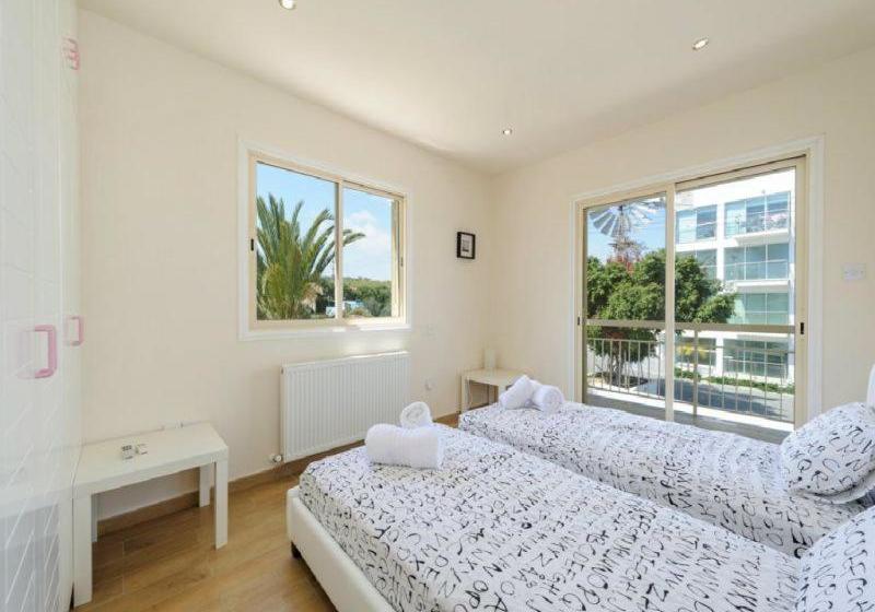 فندق Protaras Villa Theodora 16