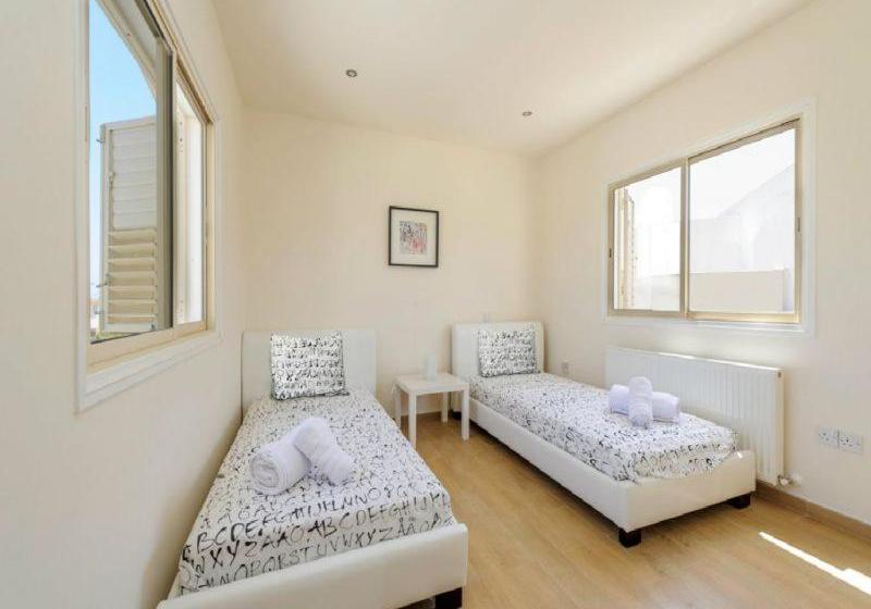 فندق Protaras Villa Theodora 16