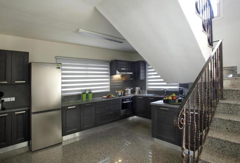 فندق Protaras Villa Theodora 16