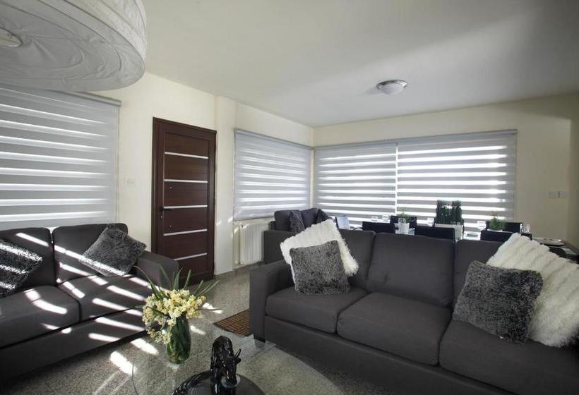 فندق Protaras Villa Theodora 16