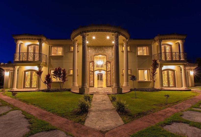 ペンション Oceanfront Legacy