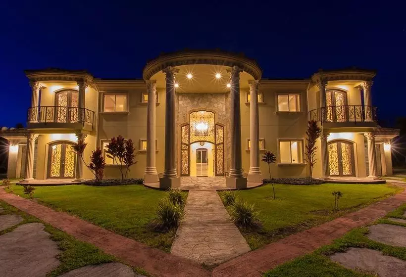 Majatalo Oceanfront Legacy