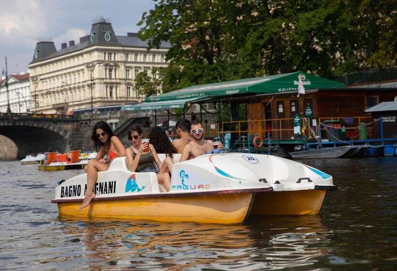 هاستل Onefam Home