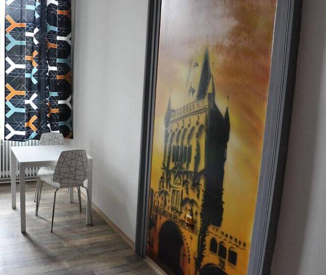 هاستل Onefam Home