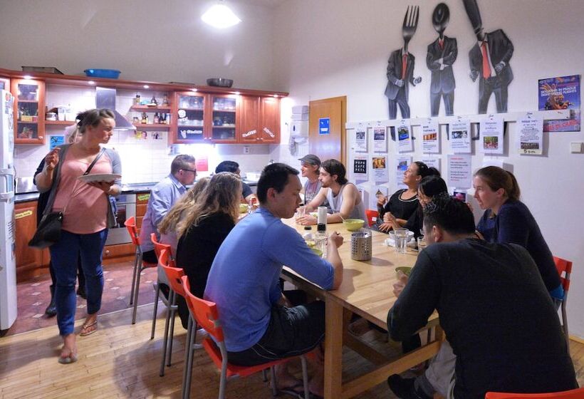 هاستل Onefam Home