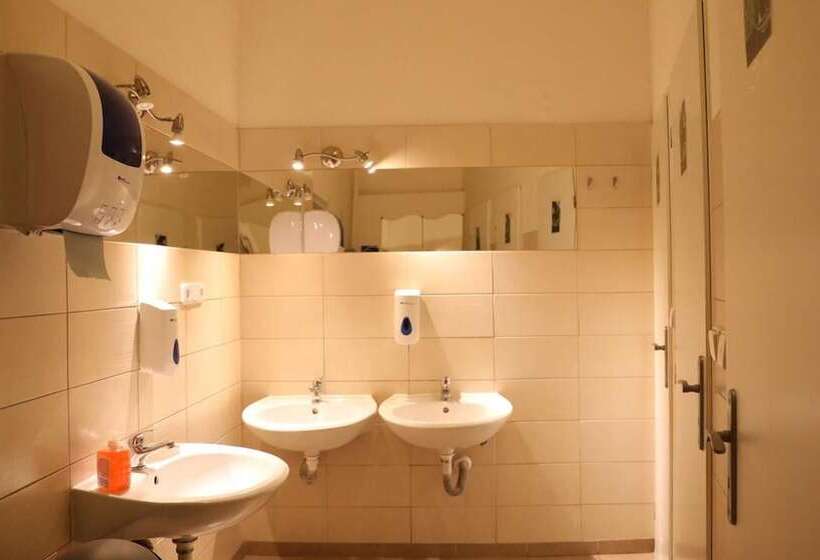 هاستل Onefam Home