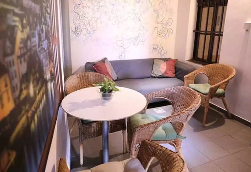 Retkeilymaja Onefam Home